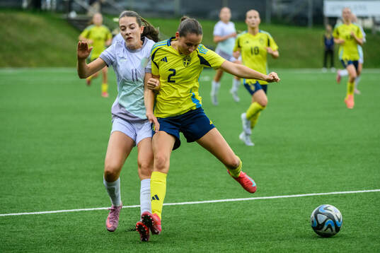 Norges Maia Melgård och Sveriges Ebba Hertzell