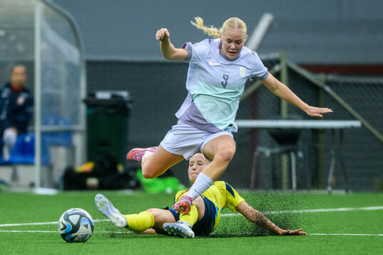 Norges Hanne Nesse och Sveriges Fanny Peterson