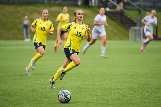 Sveriges Lina Selander Löfgren och Fanny Peterson