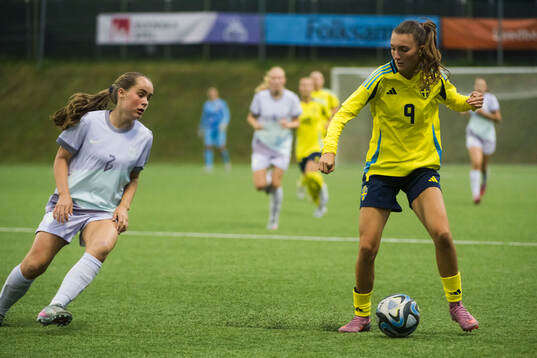 Sveriges Rona Krasniqi och Norges Erle Ødegaard Jonsson