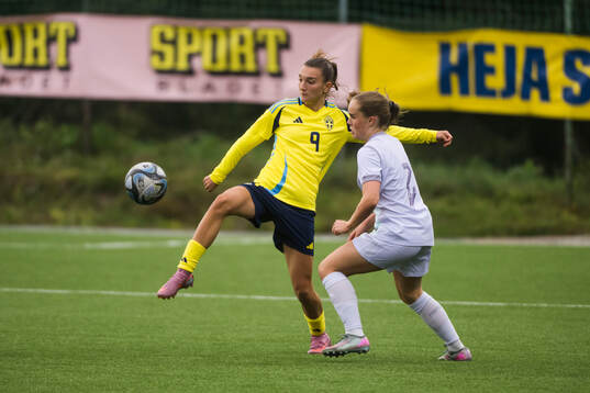 Sveriges Rona Krasniqi och Erle Ødegaard Jonsson