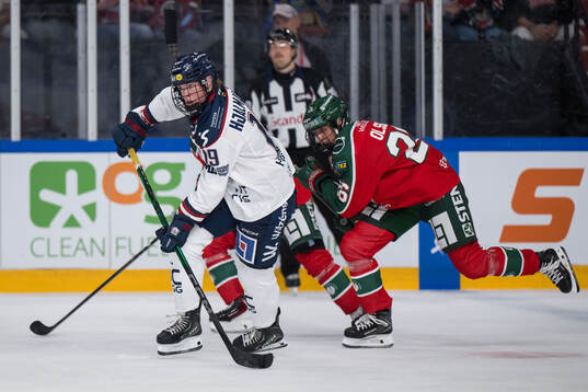 Linköpings Sara Hjalmarsson och Frölundas Hanna Olsson
