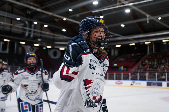 Linköpings Ella Jämsén jublar