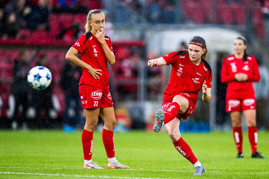 Signe Gaupset of Brann warms up