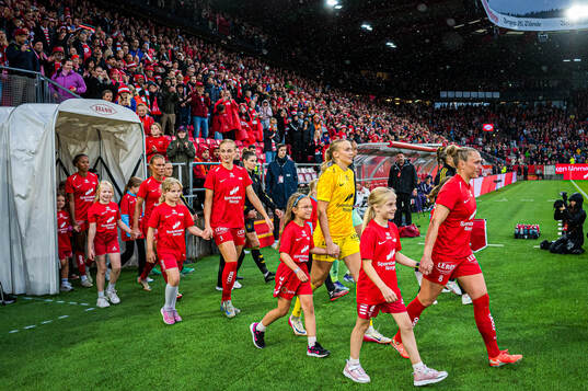 Mia Authen, Selma Panengstuen and Karoline Haugland of Brann