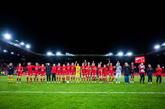 Players of Brann celebrates