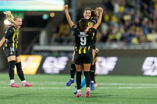 Felicia Schröder and Mary Caroline Wickenheiser of Häcken