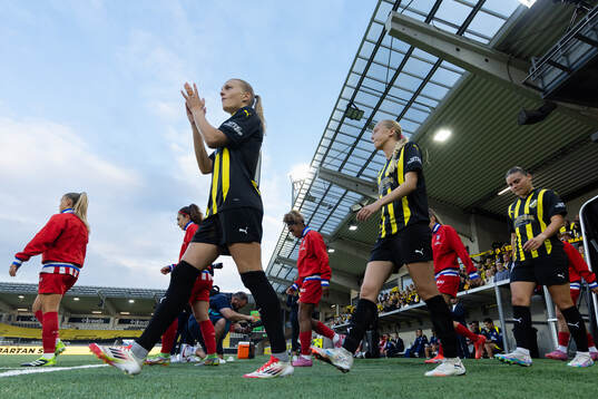 Stine Sandbech, Lisa Löwing and Hanna Wijk of Häcken