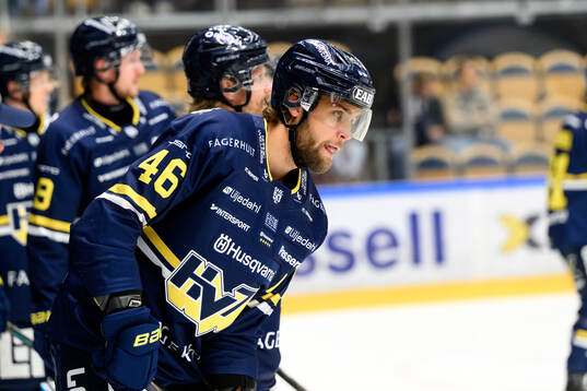 HV71s Joona Luoto  ishockeymatchen i SHL mellan HV71 och