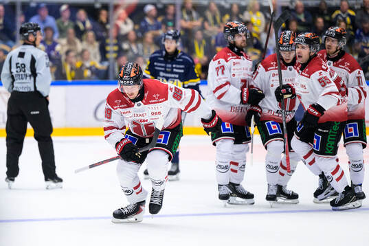 Örebros Patrik Karlkvist jublar