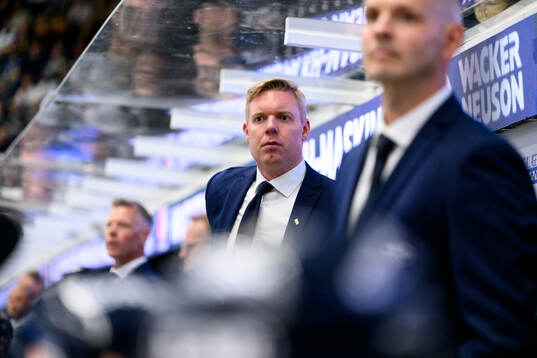 HV71s  tränare Anton Blomqvist
