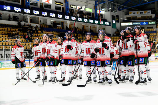 Örebros spelare jublar