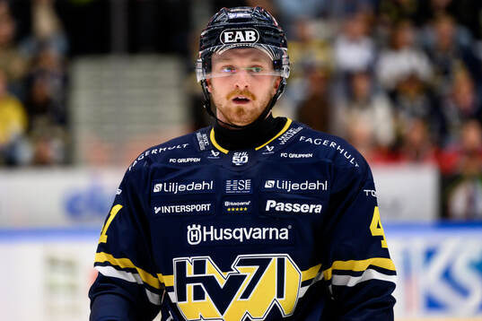HV71s Riley Woods