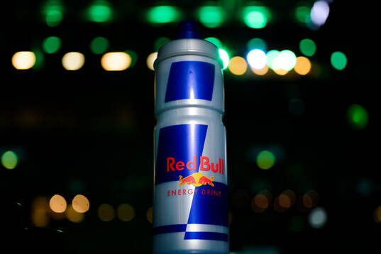 Red Bull på vattenflaska