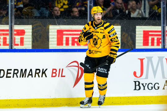 Skellefteås Oscar Lindberg jublar