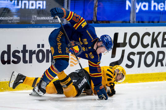 Djurgårdens David Blomgren och Skellefteås Emil Djuse