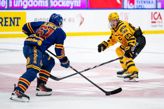 Djurgårdens Viggo Björck och Skellefteås Jonathan Pudas