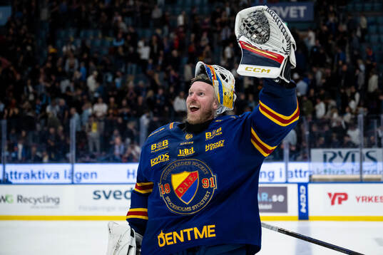 Djurgårdens målvakt Magnus Hellberg jublar