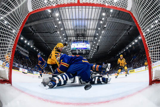 Djurgårdens målvakt Magnus Hellberg släpper in 1-2 av