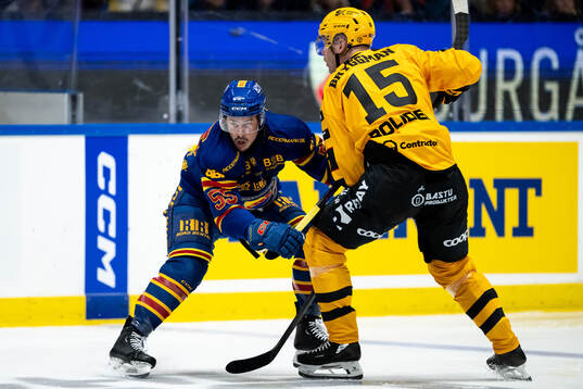Djurgårdens Charles Hudon och Skellefteås Lars Bryggman