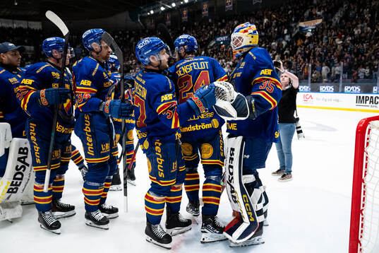 Djurgårdens d35<jublar med Jesper Pettersson