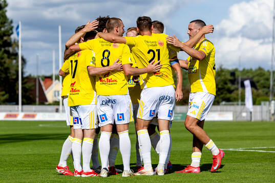 Falkenbergs spelare jublar
