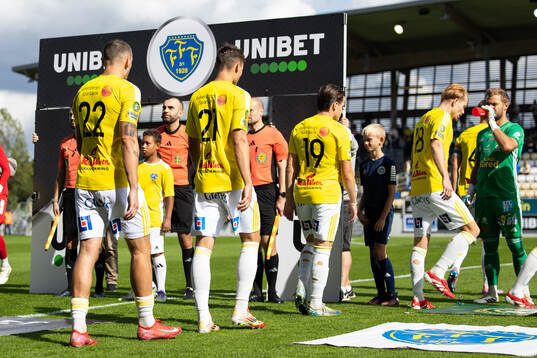 Spelarna på väg in