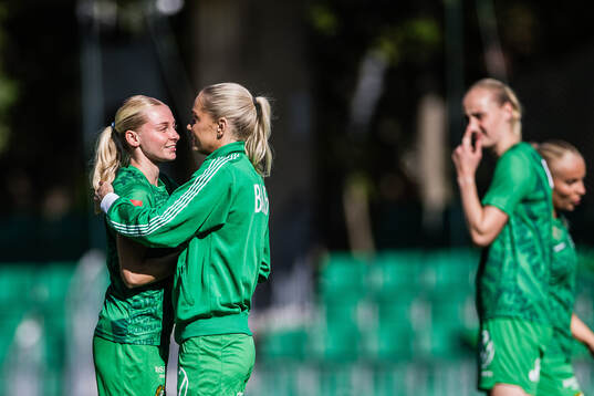 Hammarbys Emilie Joramo och Alice Carlsson
