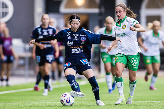 Linköpings Miu Kitamura och Hammarbys Vilma Emilia Koivisto