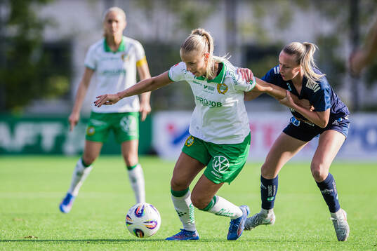 Hammarbys Stina Lennartsson och Linköpings Ella Lundin