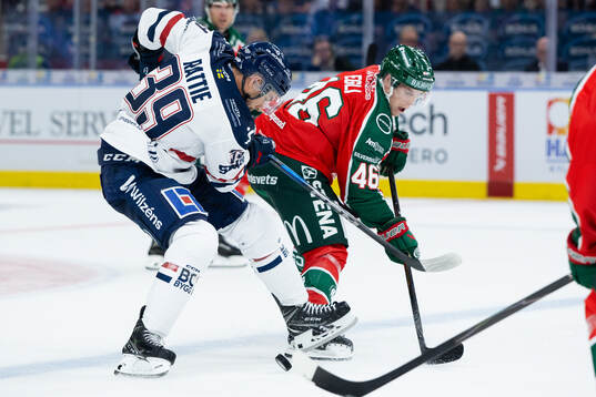 Linköpings Ty Rattie och Frölundas Dominik Egli