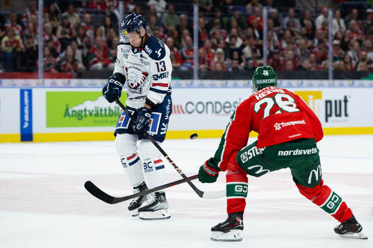 Linköpings Jakub Vrana och Frölundas Isac Heens