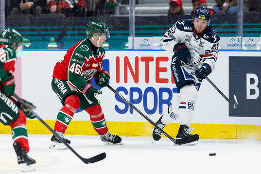 Frölundas Dominik Egli och Linköpings Robin Kovacs