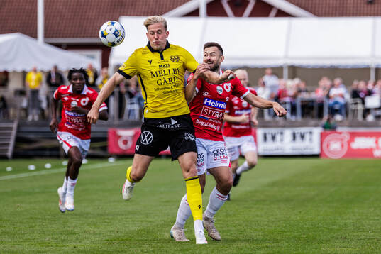 Mjällbys Herman Johansson och Degerfors Marcus Valdez
