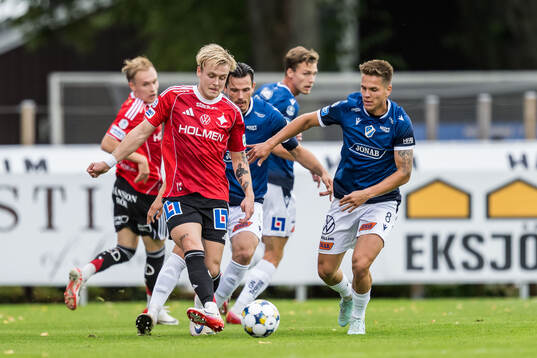IFK Norrköpings Isak Andri Sigurgeirsson och Halmstads