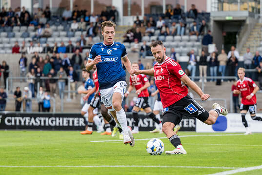 Halmstads Villiam Granath och Koudou Marvin Axel Illary