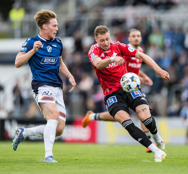 Halmstads Malte Persson och IFK Norrköpings Kevin Höög