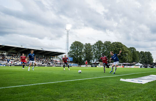 IFK Norrköpings Abdoulie Tamba och Halmstads Malte Persson
