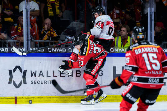 Luleås Jesper Sellgren och Malmö Redhawks Axel Sundberg