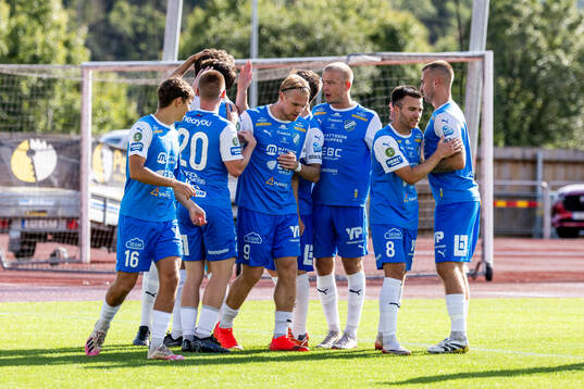 Oddevolds Rasmus Wiedesheim-Paul har gjort 1-0 och jublar