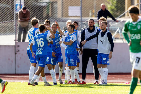 Oddevolds Rasmus Wiedesheim-Paul har gjhort 3-0 och jublar