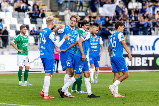 Oddevolds Vincent Poppler har gjort 4-0 och jublar