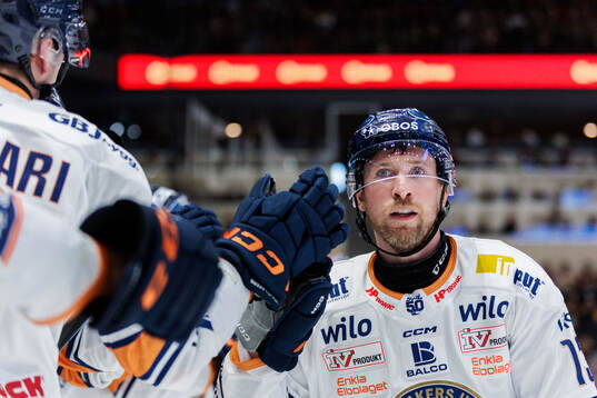 Växjös Dylan Mclaughlin jublar