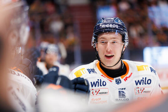 Växjös Kalle Kratz jublar