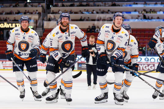 Växjös Petter Granberg och Kalle Kratz jublar