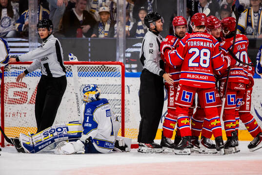 Leksands målvakt Marcus Gidlöf deppar