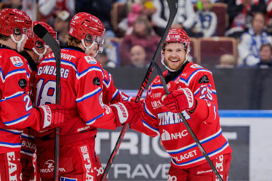 Timrås Linus Nässén och Simon Westling jublar
