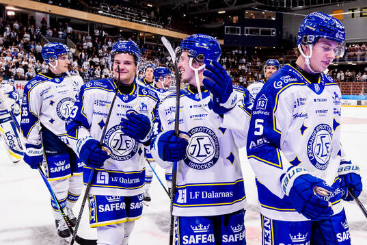Leksands Olle Strandell och Arvid Eljas jublar