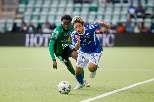 GIF Sundsvalls Taiki Kagayama och Varbergs Nuurdin Ali