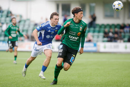 Varbergs Joakim Lindner och GIF Sundsvalls Miguel Sandberg